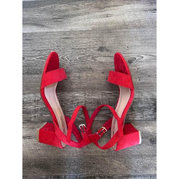 7.5 Red low block heels - Picture 3 of 5